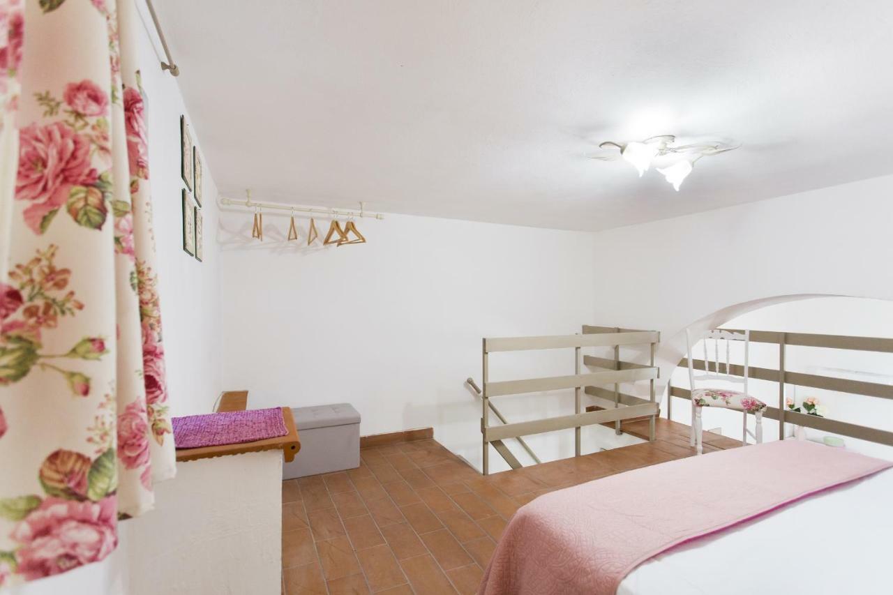 Little House Inside Capo'S Market Apartment ปาแลร์โม ภายนอก รูปภาพ